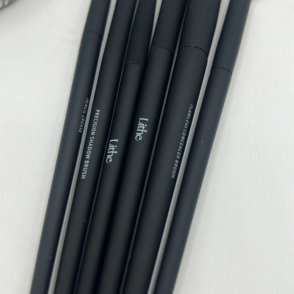 Lithe Makeup Brush Set - Picture 3 of 4